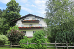 Ferienwohnung Szöky, Außenansicht im Sommer