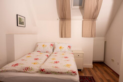 Wohnung B Schlafzimmer 