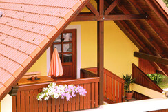 Überdachter Balkon