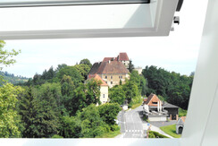 Ausblick von der Wohnung zum Schloss Seggau