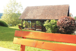 Überdachte Terrasse mit schönem Ausblick