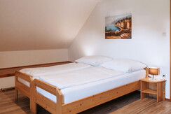 Das Schlafzimmer mit Doppelbett