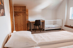 Das Schlafzimmer mit Doppelbett