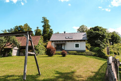 Im Hintergrund führt die Treppe zum Frauenberg