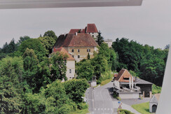 Ausblick vom Wohnbereich zum Schloss Seggau