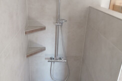 Panorama Wohnung Badezimmer mit Dusche