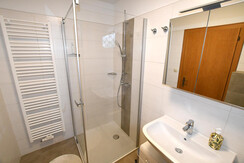 Badezimmer, Top 2, Dreibettzimmer