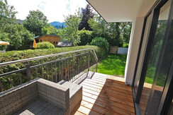 Top 1 balcony with garden access