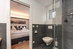 Top 1 bedroom 2 with bathroom en suite