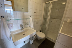 Badezimmer im Doppelzimmer
