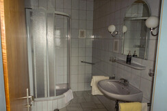 GästehausKreuzer-Badezimmer-Murtal-Steiermark1