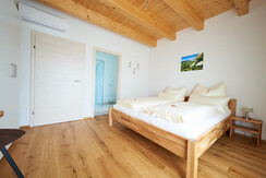 Doppelzimmer Holunderblüte mit Terrasse