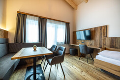 Mirzl_Teil2_webaufloesung-4