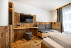 Mirzl_Teil1_Webaufloesung-3