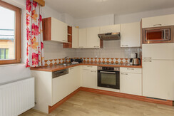 App. Orange Eat-in kitchen