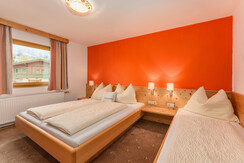 App. Orange bedroom