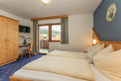 App. Blue bedroom with balkony