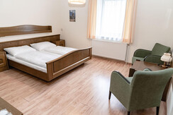 Doppelzimmer mit Sitzbereich 1