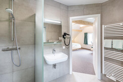 Bad im Panoramazimmer