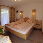 Photo of Double room, shower, toilet, 1 bed room