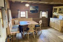 Esstisch in der Wohnküche