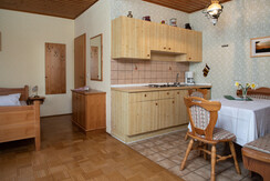 Übersicht Essecke Bett