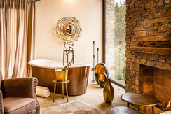 Freistehende Kupferbadewanne im Chalet Goldfuchs