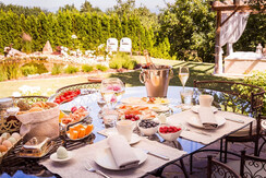 Frühstück auf der Terrasse vom Landhaus