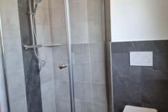 bathroom with Rainshower