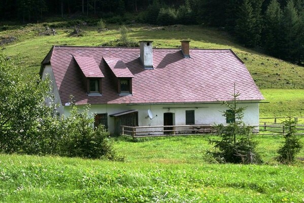 Grassleralm-Außenansicht 2-Murtal-Steiermark | © Erlebnisregion Murtal