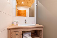 Appartement Planai: Badezimmer