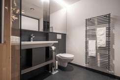 "GUST" FOR 4 - VIEW Planai - bathroom