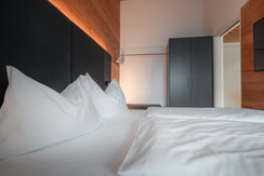 "GUST" FOR 4 - VIEW Planai - bedroom