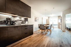 Gust for 6 - spacious eat-in kitchen (Top 7)