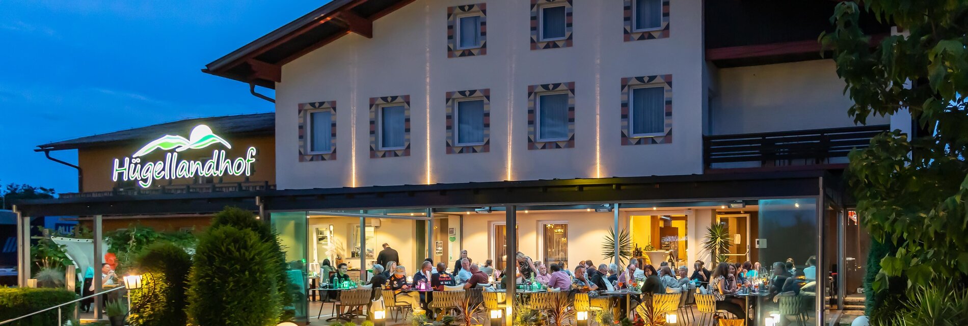 Terrasse Hügellandhof bei Abendstimmung