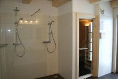Dusche und Sauna