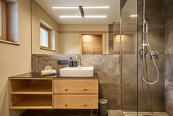 Hill-73_Tauplitz_Bad,Dusche