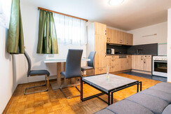 Ess-/Wohnraum mit Schlafcouch