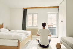 HausBachler_Edelweiß_Schlafzimmer_Yoga