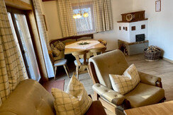 Haus-Debora-Wohnen-Kachelofen