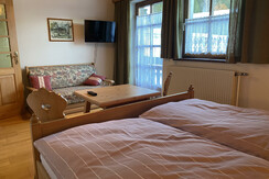 Zimmer waldseitig mit ausziehbarem Sofa