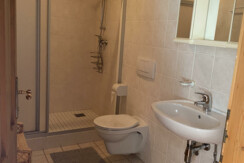 Dusche und WC im EG