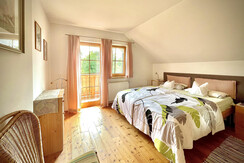 Schlafzimmer Nr. 1 mit Balkonzugang