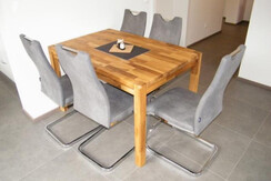 Haus Schloßbergblick Top 1 Esstisch