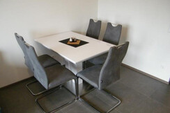 Haus Schloßbergblick Top 2 Esstisch