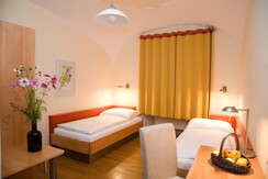 Twin bed room Haus der Frauen