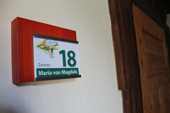 Zimmernamen im Haus der Frauen