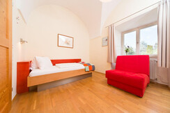 Einzelzimmer, Zimmer 5: Ester (behindertengerecht)