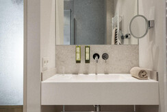 Einzelzimmer mit Balkon - Badezimmer