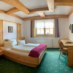 Photo of Family room (FZ6B) - breakfast